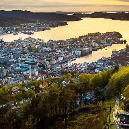 1 Bedroom With A View *